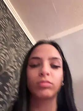 Snapshot of Evelin199 chatting on 04/04/26, 02:25 Evelin199 online show from 04/04/26, 02:25