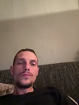 Snapshot of Evelin199 chatting on 04/14/26, 09:21 Evelin199 online show from 04/14/26, 09:21