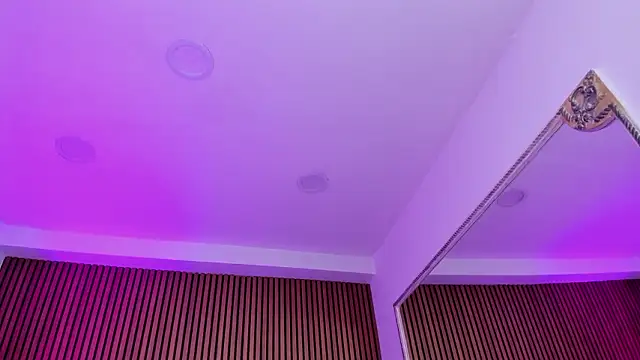 Violett hott  online show from 03/14/26, 12:54