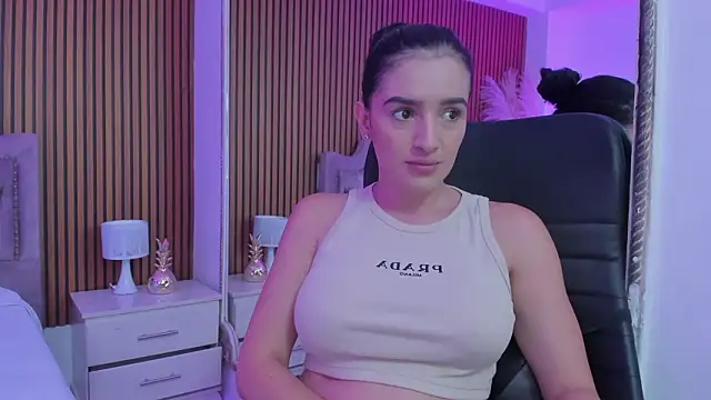 Violett hott  online show from 03/21/26, 12:43