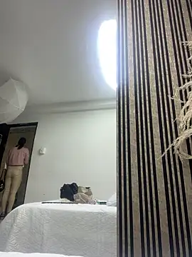 Violett hott  online show from 05/15/26, 12:01