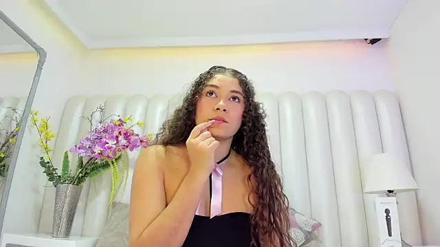 CamilaCastillo online show from 04/16/26, 09:39