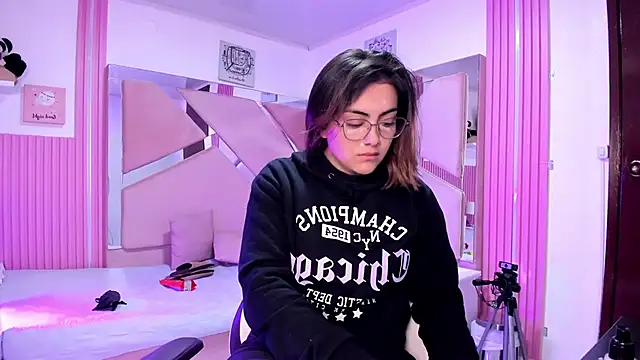 Snapshot of AprilSexx chatting on 01/15/26, 01:16 AprilSexx online show from 01/15/26, 01:16