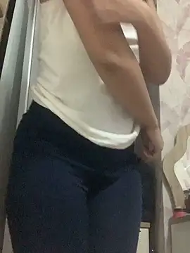 Snapshot of NaaRo-1 chatting on 02/08/26, 10:35 NaaRo-1 online show from 02/08/26, 10:35