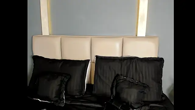 Snapshot of ChloeVixen chatting on 01/07/26, 07:05 ChloeVixen online show from 01/07/26, 07:05