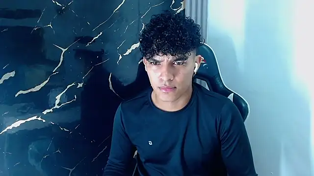 jamescurly00 online show from 02/04/26, 07:14