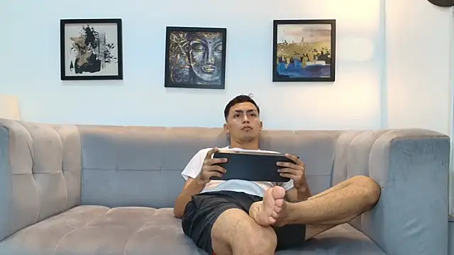 Snapshot of AVENGER_BOYS2026 chatting on 01/18/26, 01:20 AVENGER BOYS2026 online show from 01/18/26, 01:20