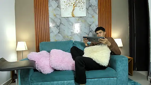 Snapshot of AVENGER_BOYS2026 chatting on 02/15/26, 01:31 AVENGER BOYS2026 online show from 02/15/26, 01:31