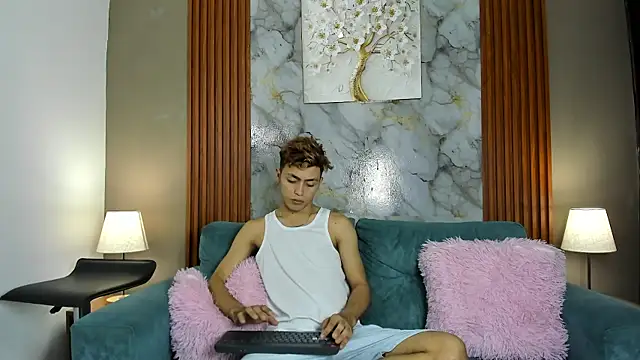 Snapshot of AVENGER_BOYS2026 chatting on 03/02/26, 07:32 AVENGER BOYS2026 online show from 03/02/26, 07:32