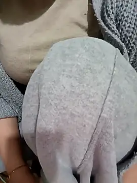 Snapshot of Tulip_Giang chatting on 01/08/26, 03:42 Tulip Giang online show from 01/08/26, 03:42