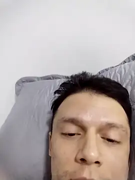 RAFAELQUINTEROSCAVALHEI online show from 04/14/26, 02:56