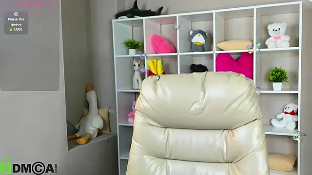 Snapshot of Alicia_Adammss chatting on 02/05/26, 12:37 Alicia Adammss online show from 02/05/26, 12:37