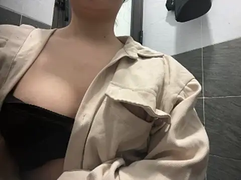 -Holly-y online show from 01/06/26, 08:40