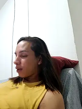 ofjuliaa online show from 05/06/26, 02:40