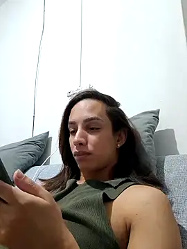 ofjuliaa online show from 05/07/26, 08:36