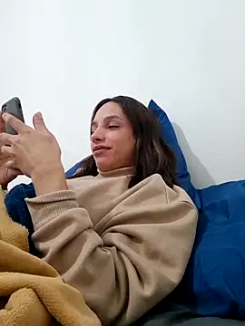 ofjuliaa online show from 05/12/26, 05:04