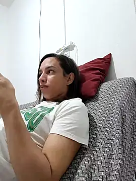 ofjuliaa online show from 05/21/26, 10:28