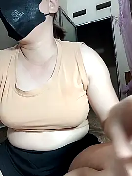 Lyna sexy24 online show from 04/11/26, 10:25