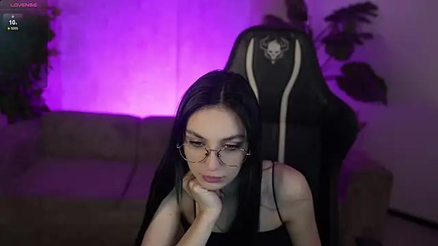 Snapshot of Mila_Rose054 chatting on 02/25/26, 08:02 Mila Rose054 online show from 02/25/26, 08:02