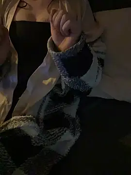 ambertje255 online show from 01/17/26, 07:28