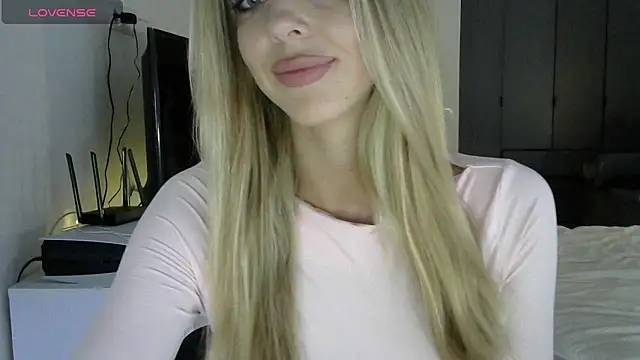 LizaSweetyq online show from 04/24/26, 11:01
