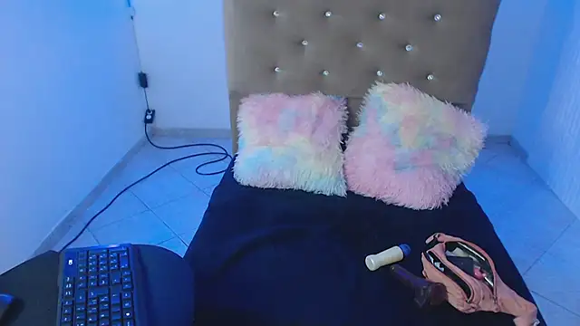 Snapshot of sexy_bonnie_18 chatting on 01/13/26, 03:50 sexy bonnie 18 online show from 01/13/26, 03:50