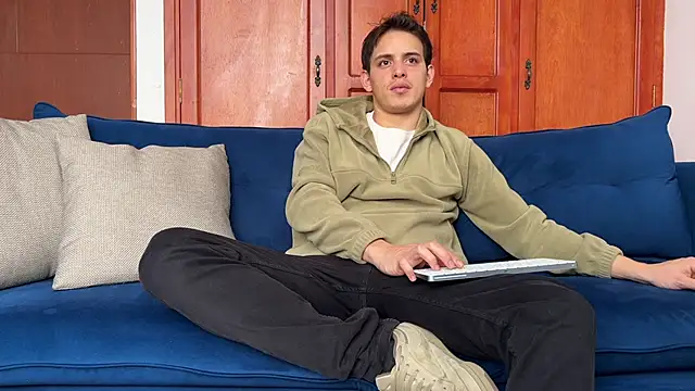 Enzho liam online show from 02/06/26, 05:05