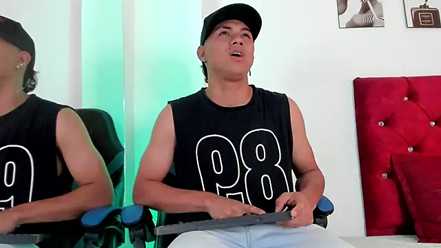 Liamsubtle01 online show from 04/10/26, 05:28