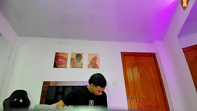 Liamsubtle01 online show from 05/18/26, 04:02