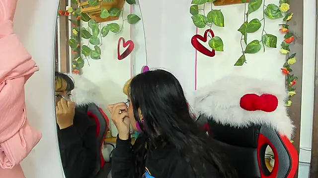 Snapshot of MeowMota_ chatting on 06/14/26, 04:53 MeowMota online show from 06/14/26, 04:53