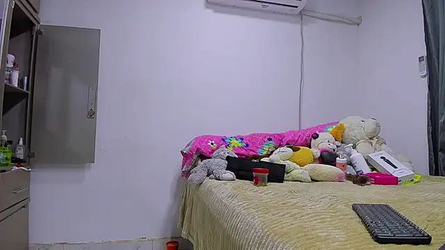 vennuss19 online show from 02/23/26, 09:56