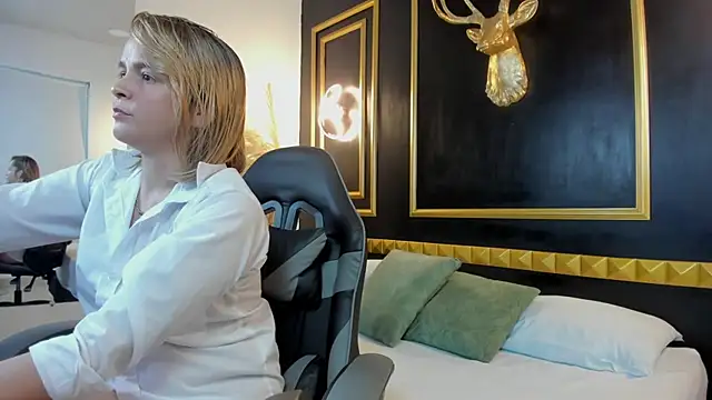 laia hatman online show from 02/05/26, 03:00