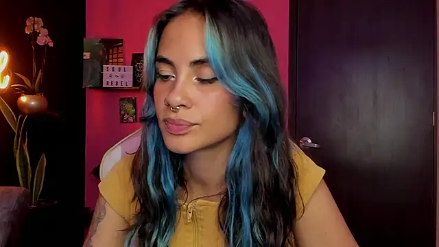 Snapshot of azula_lillet chatting on 01/07/26, 09:06 azula lillet online show from 01/07/26, 09:06