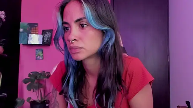 Snapshot of azula_lillet chatting on 01/14/26, 06:57 azula lillet online show from 01/14/26, 06:57