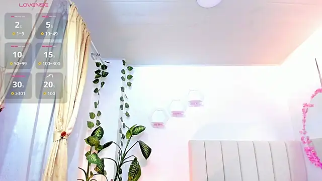 Snapshot of emily7_ chatting on 02/16/26, 06:26 emily7 online show from 02/16/26, 06:26