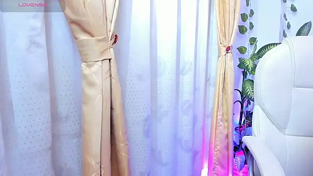 emily7  online show from 03/17/26, 08:34