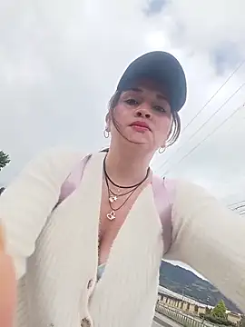 Alejandra N online show from 05/28/26, 02:25