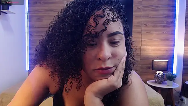 Mila lock online show from 01/10/26, 03:41