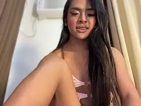 Snapshot of Girlcock_pleasure chatting on 01/15/26, 08:01 Girlcock pleasure online show from 01/15/26, 08:01