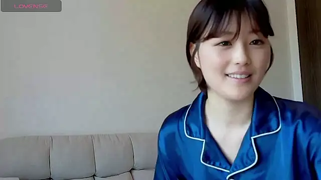 isshiki00 online show from 05/17/26, 02:09