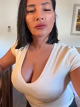 Maya-www online show from 04/19/26, 03:00