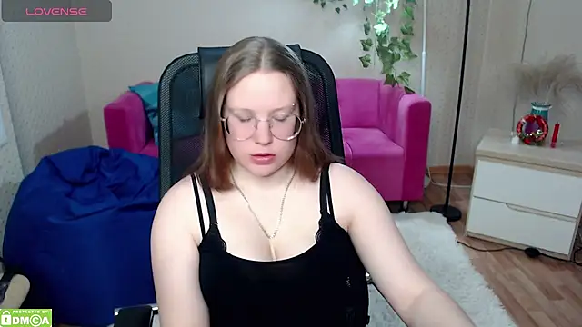 Snapshot of kuri_u chatting on 02/09/26, 09:02 kuri u online show from 02/09/26, 09:02