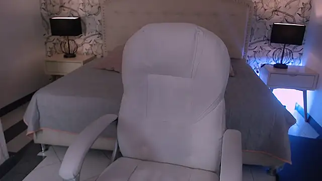 Venusandrea29 online show from 06/04/26, 12:33