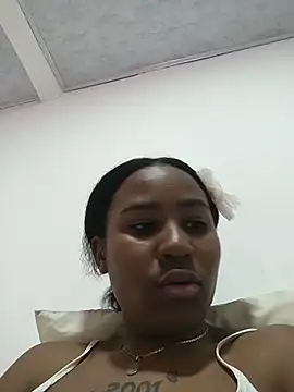Snapshot of Negraamara chatting on 07/19/26, 03:32 Negraamara online show from 07/19/26, 03:32