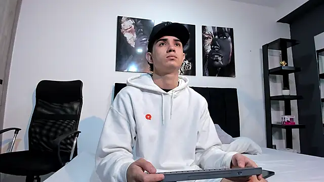 Snapshot of Alejo_Grey chatting on 01/09/26, 12:41 Alejo Grey online show from 01/09/26, 12:41