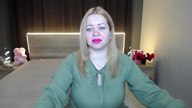 Snapshot of OliviaVerr chatting on 02/18/26, 01:18 OliviaVerr online show from 02/18/26, 01:18