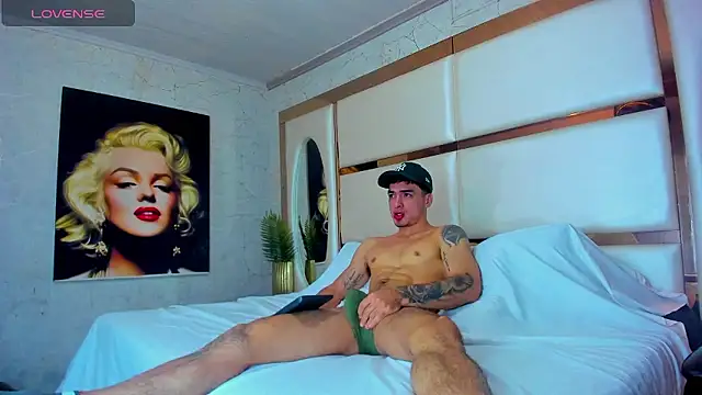 Big valentinhunk7 online show from 01/11/26, 09:42