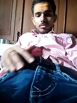 Rajkuma12345 online show from 02/15/26, 06:32