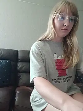 Snapshot of BunnySnowFlake chatting on 04/09/26, 04:01 BunnySnowFlake online show from 04/09/26, 04:01