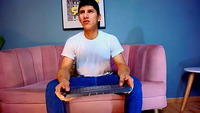 Snapshot of Atlas_desire chatting on 02/24/26, 07:34 Atlas desire online show from 02/24/26, 07:34